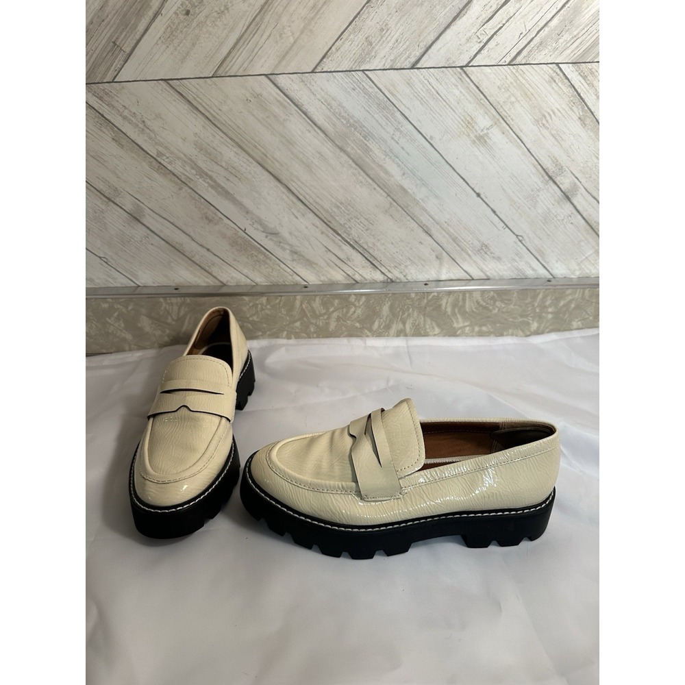Franco Sarto Size 9 Balin Lug Sole Penny Loafer Putty Patent Vegan Leather Crea